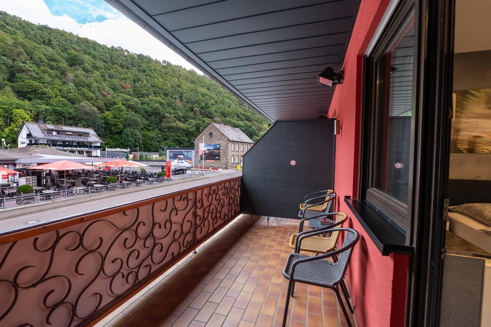Guesthouse Cockpit อาเดเนา ภายนอก รูปภาพ